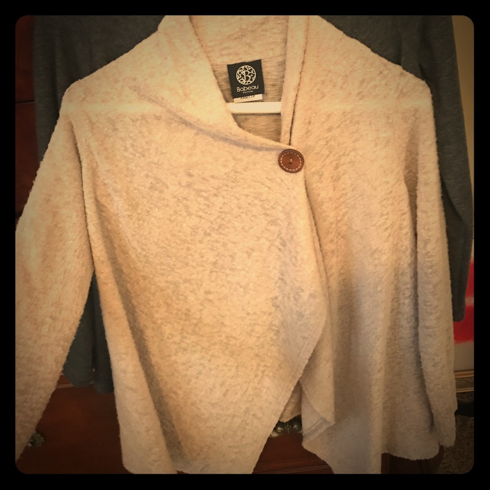 Bobeau wrap. Cardi